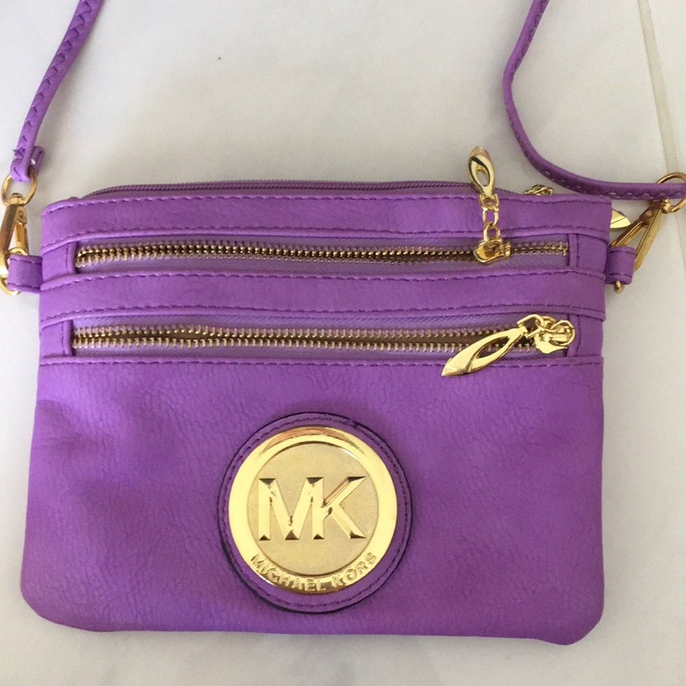 2 Michael Kors Purse